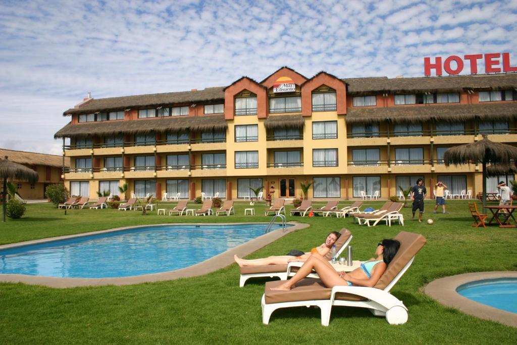 Hotel Y Cabanas Mar De Ensueno 拉塞雷纳 外观 照片