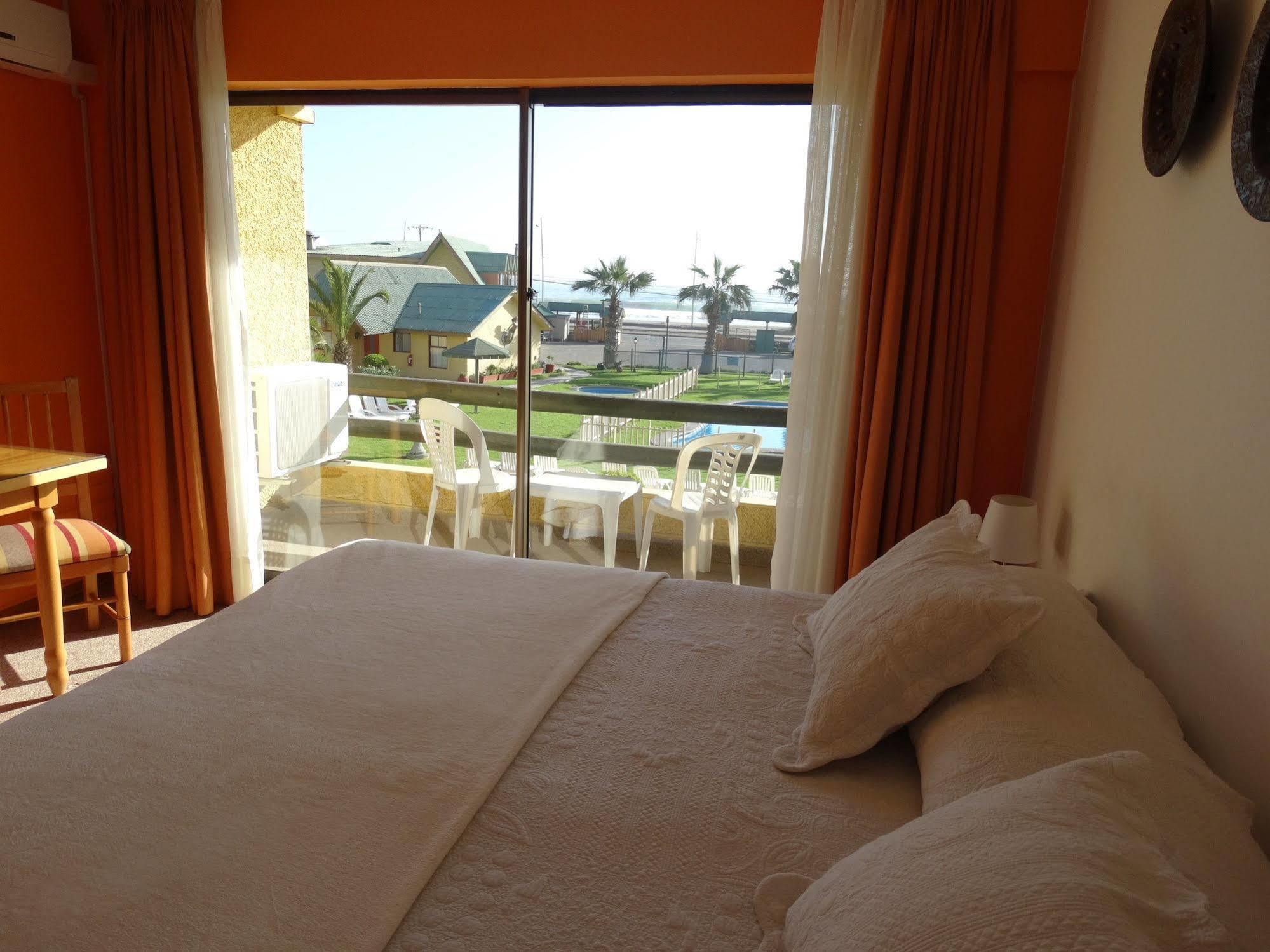 Hotel Y Cabanas Mar De Ensueno 拉塞雷纳 外观 照片