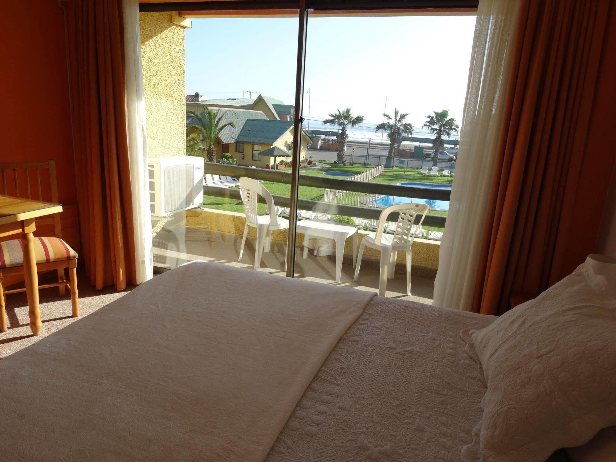Hotel Y Cabanas Mar De Ensueno 拉塞雷纳 外观 照片