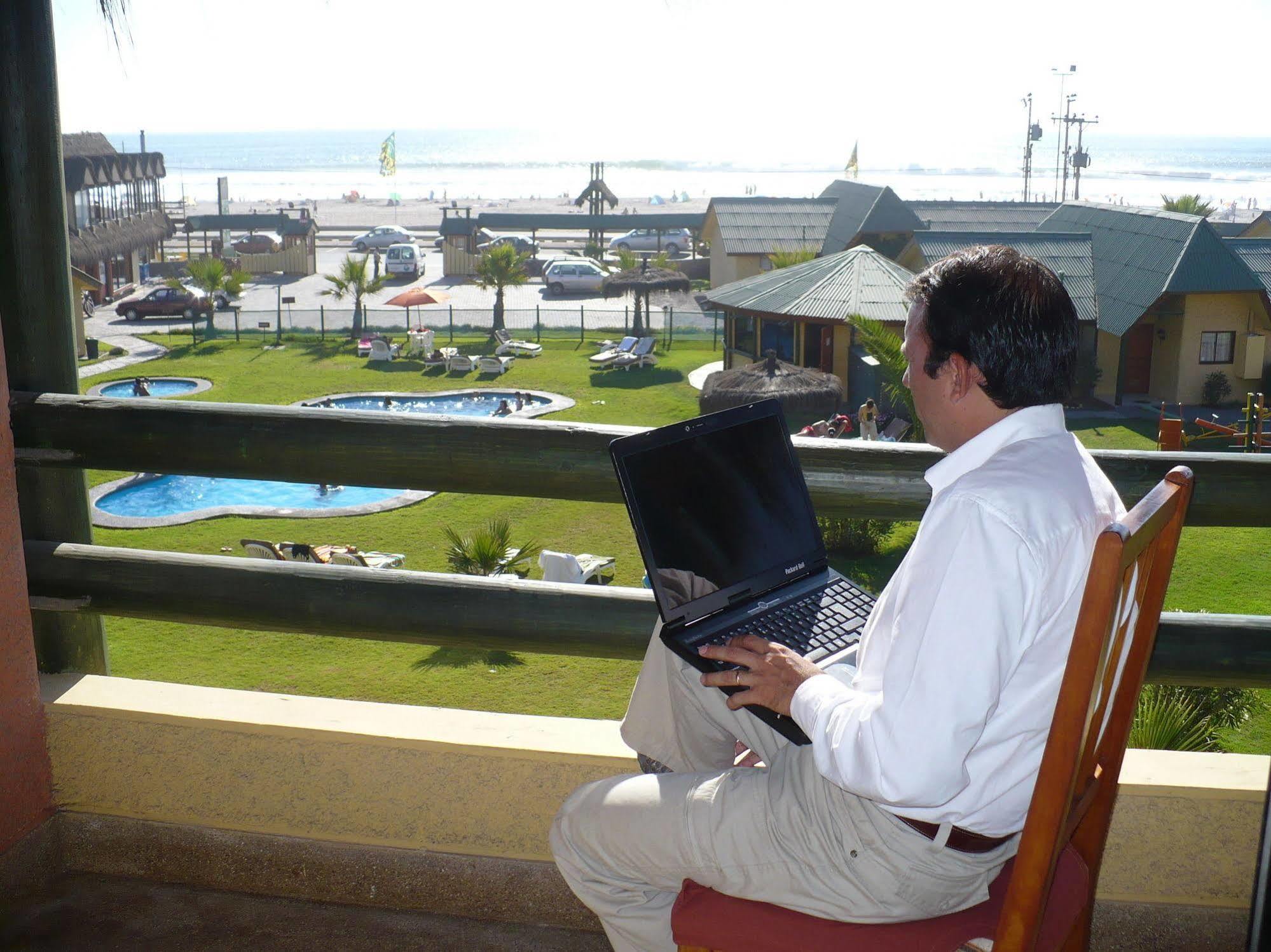 Hotel Y Cabanas Mar De Ensueno 拉塞雷纳 外观 照片