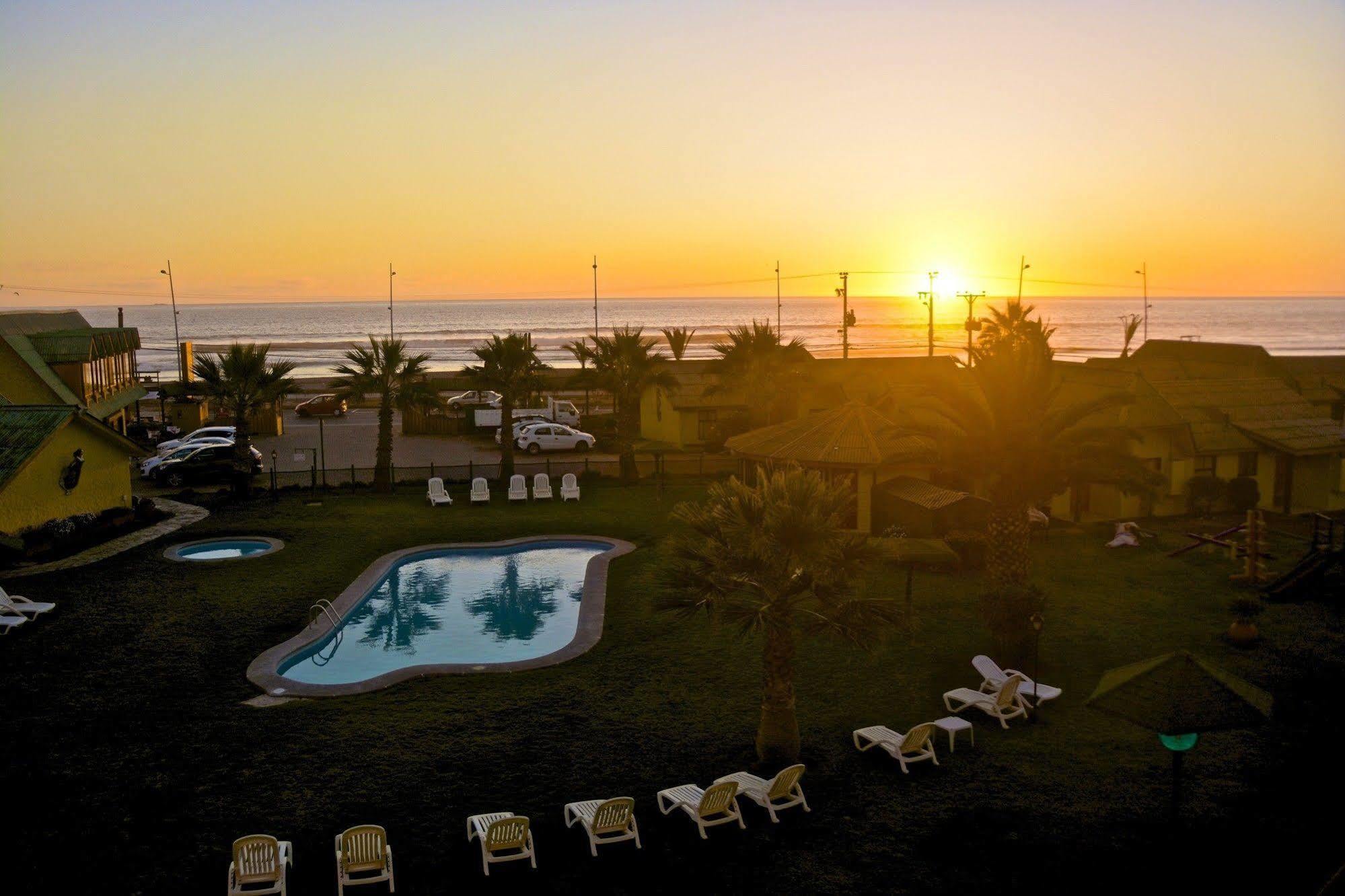 Hotel Y Cabanas Mar De Ensueno 拉塞雷纳 外观 照片